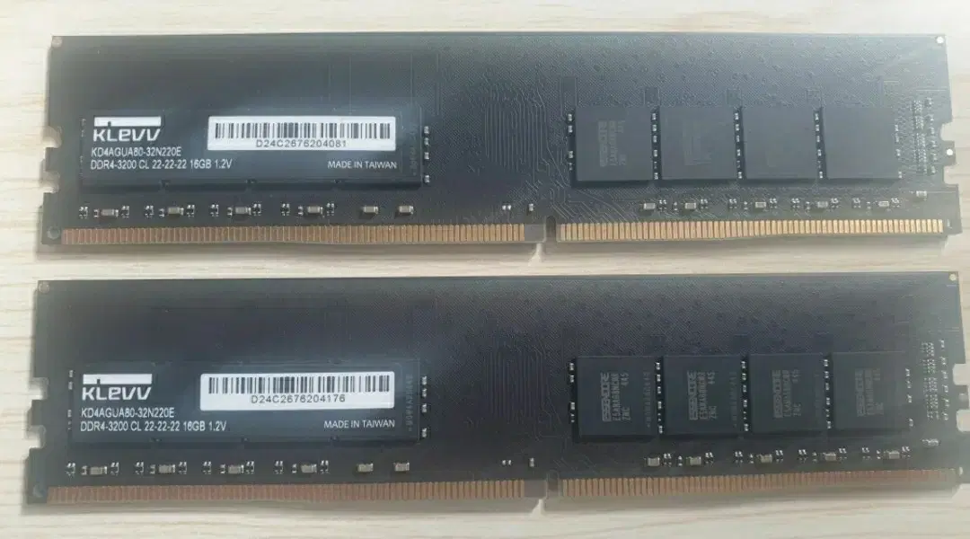 에센코어KLEVV DDR4 3200 16GB 램메모리카드2개